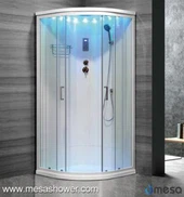 Simpe sprchovací kabinová místnost s barevnými hvězdicovými světly